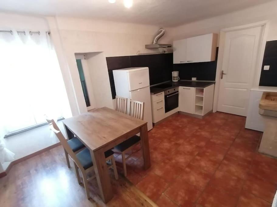 Apartment In Ловран Екстериор снимка